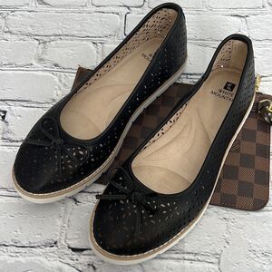 White mountain black flats with memory foam comfort